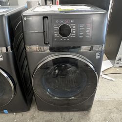GE 28inch W 2-in-1 Washer and Dryer 