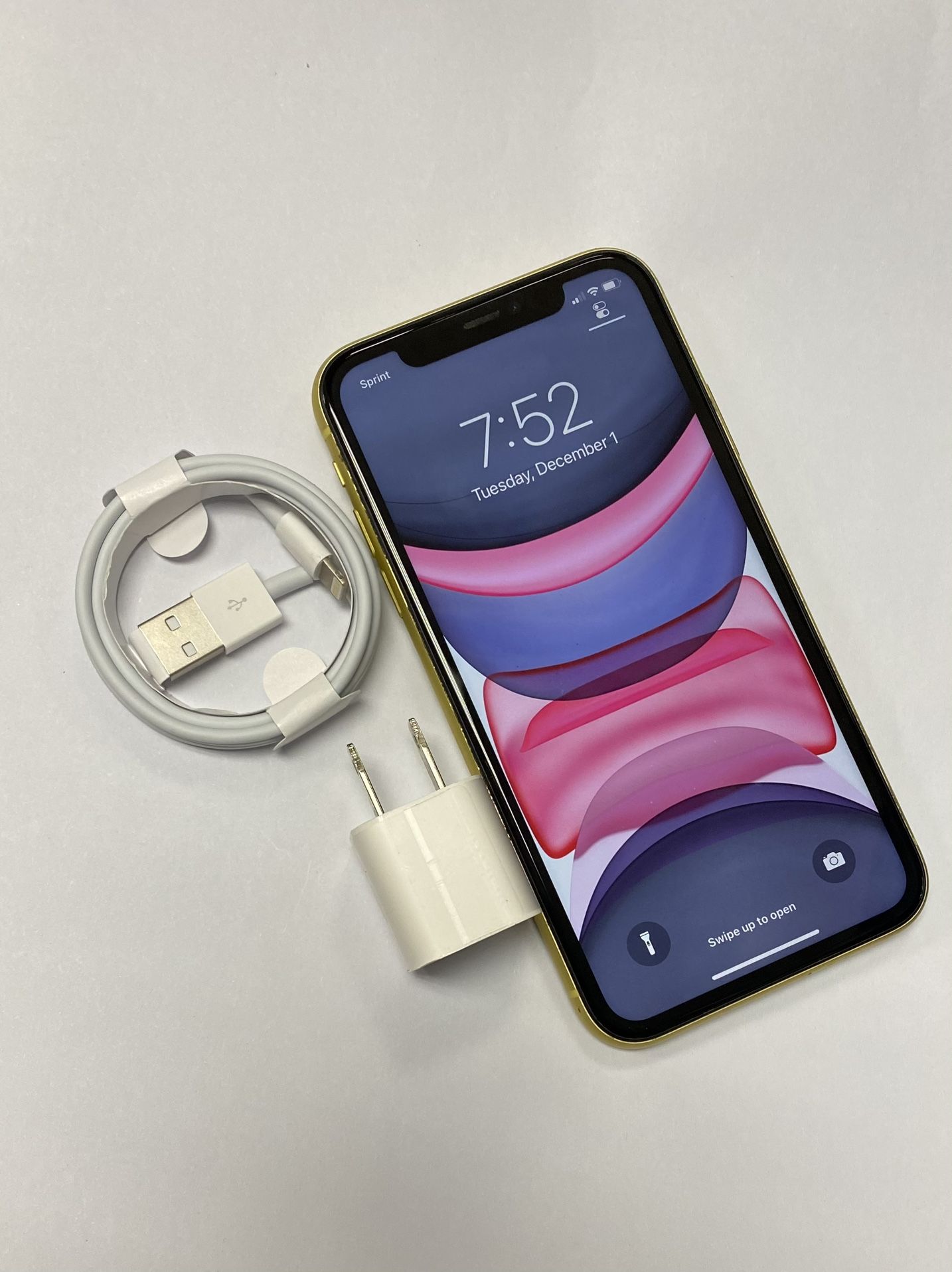 T mobile iphone 11 64 gb, store warranty!