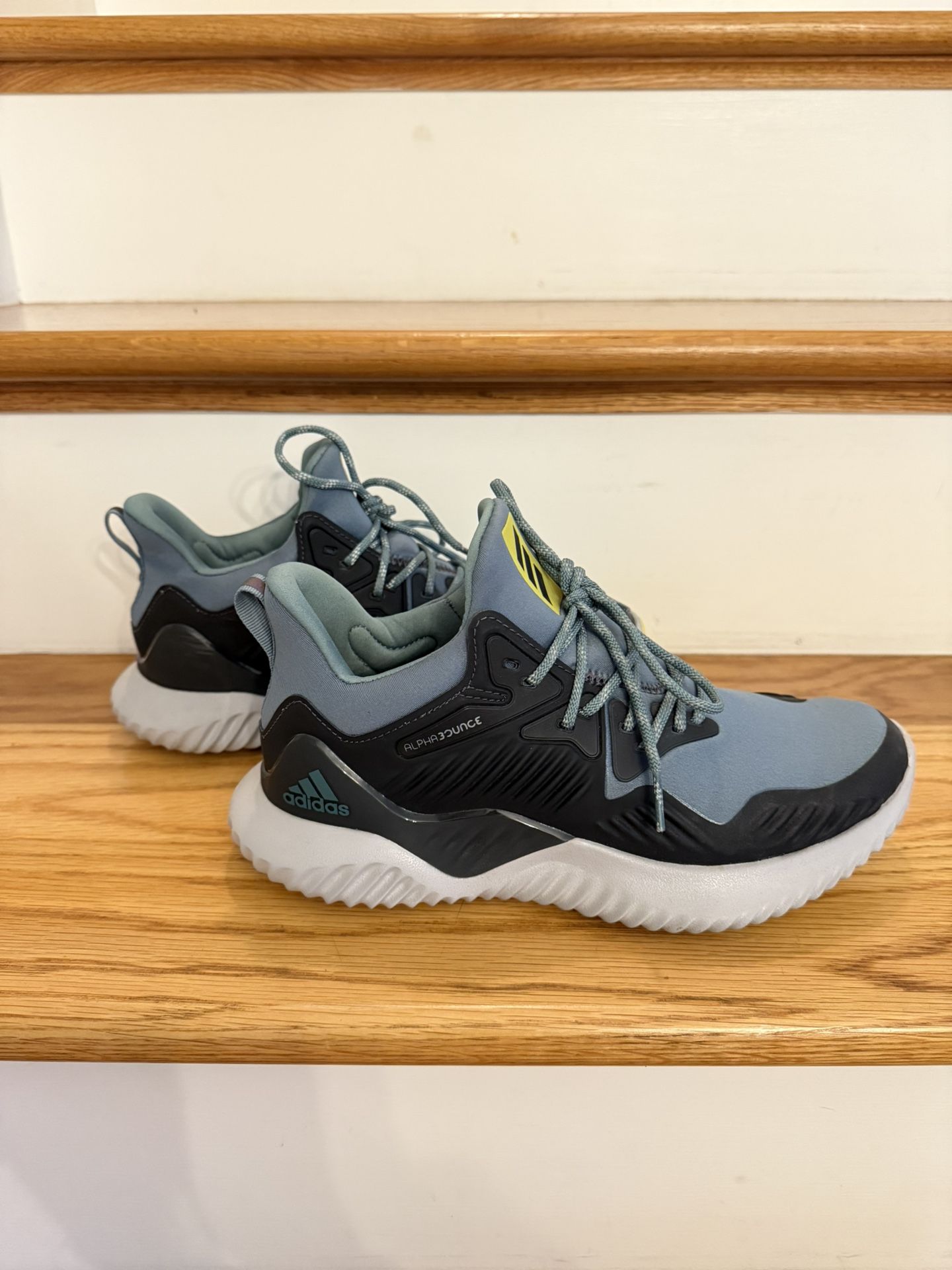Adidas Mens Alphabounce Running Shoes