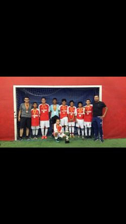 Busco ninos para jugar soccer 2004 en Sanbernardino los domingos