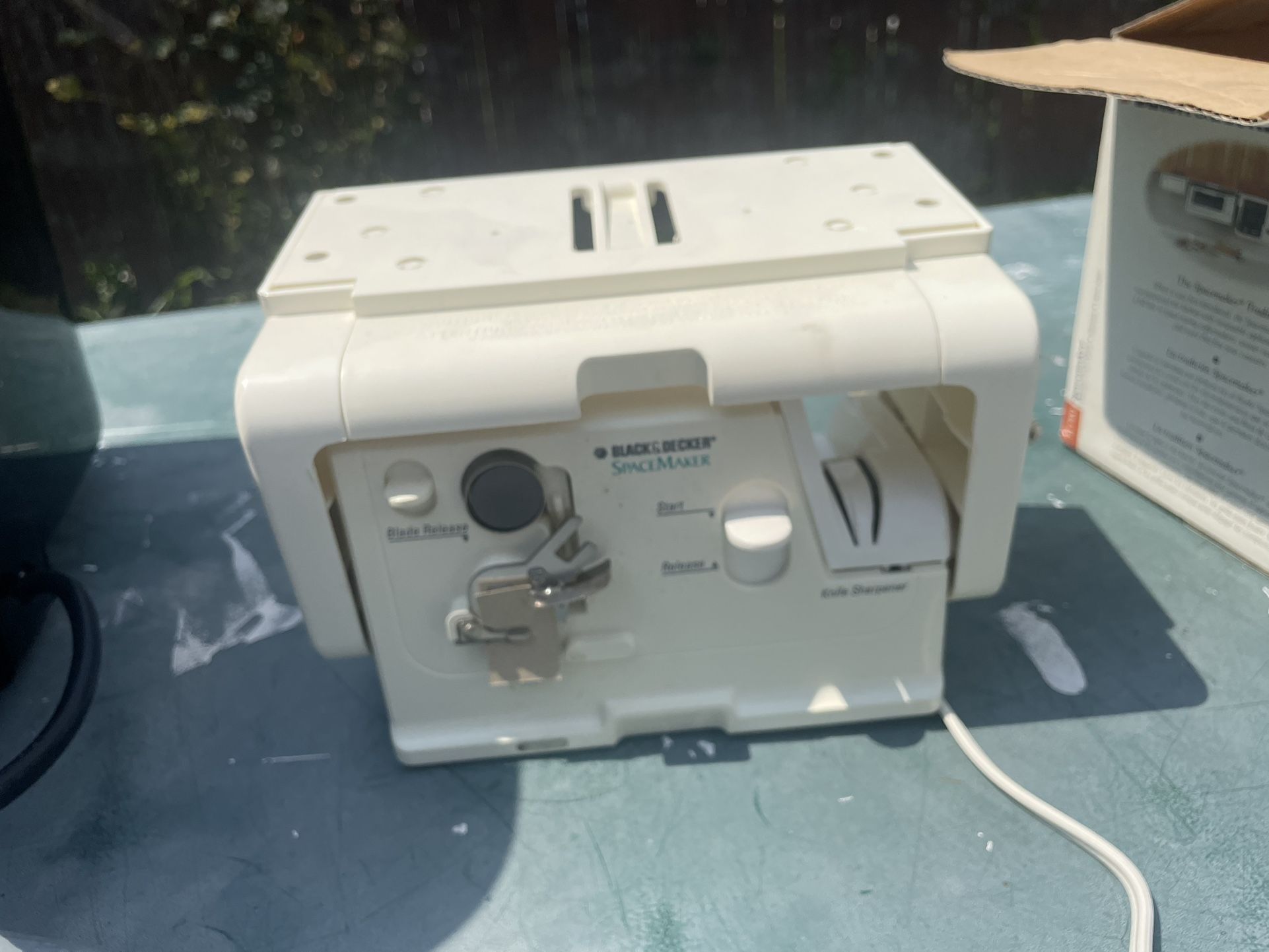 Spacemaker Can Opener Black & decker