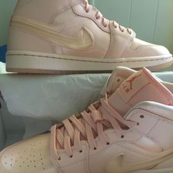 Women’s Air Jordan 1 Mid SE Size 8/5