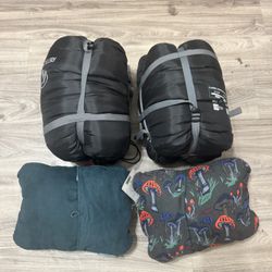 2x Flannel Sleeping Bags & 2x Travel/camping Pillows