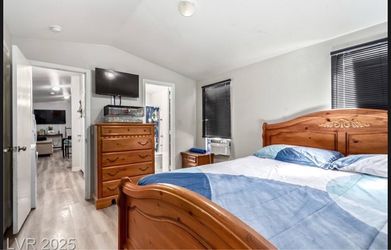 King size bed