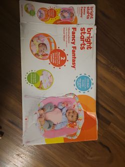 Baby vibrating bouncer