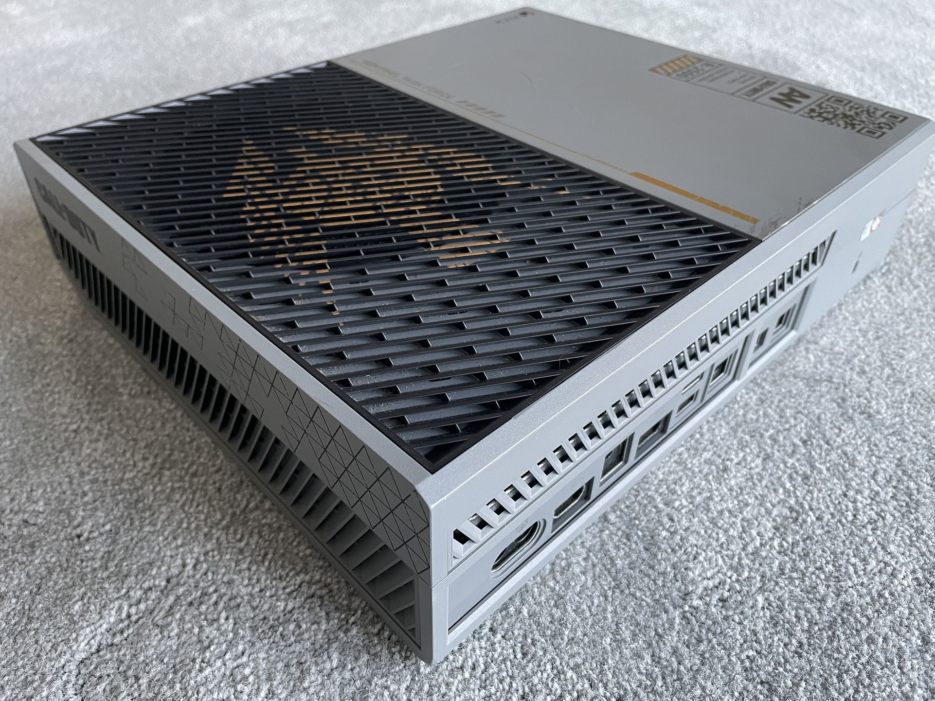 1 TB Xbox One Call of Duty: Advanced Warfare Limited Edition console bundle, image size:1922x1442