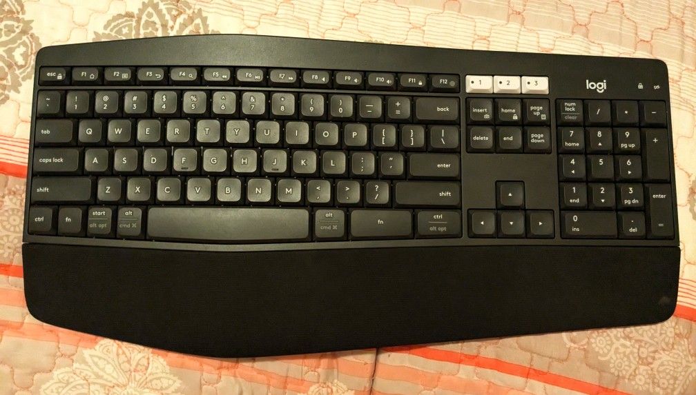 Logitech K850 Keyboard