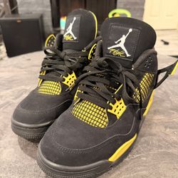 Jordan 4s Thunder Size 10 