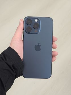 iPhone 15 Pro Max 6.7" (Unlocked) 256GB Fair Blue Titanium