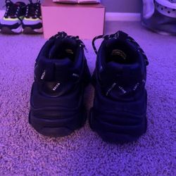 Balenciaga Tracks Black Size 42 Size9