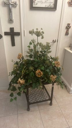 Large wide vintage flower arrangement