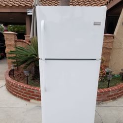 Frigidaire Refrigerator 20cu Ft 30x32x68 👌👍 3 MONTHS WARRANTY 