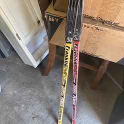2 Hockey Sticks