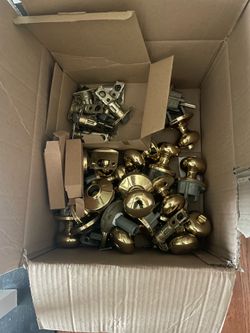 Brass Door Knobs & Hardware Lot – Multiple Sets (Great for Rentals/Flips)