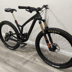 CARBON Evil Following 29er MTB Size MEDIUM (UPGRADED)