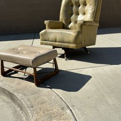 MID CENTURY Love Seat