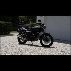 CSC SG250 Cafe Racer Motorcycle 