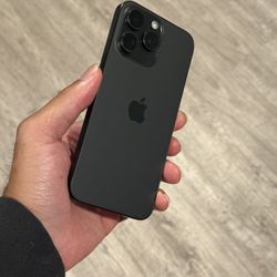 iPhone 15 Pro Max UNLOCKED - 256GB - Black