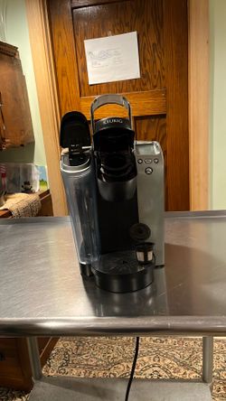 Keurig coffee maker & reusable coffee pod