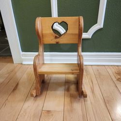 Doll chair