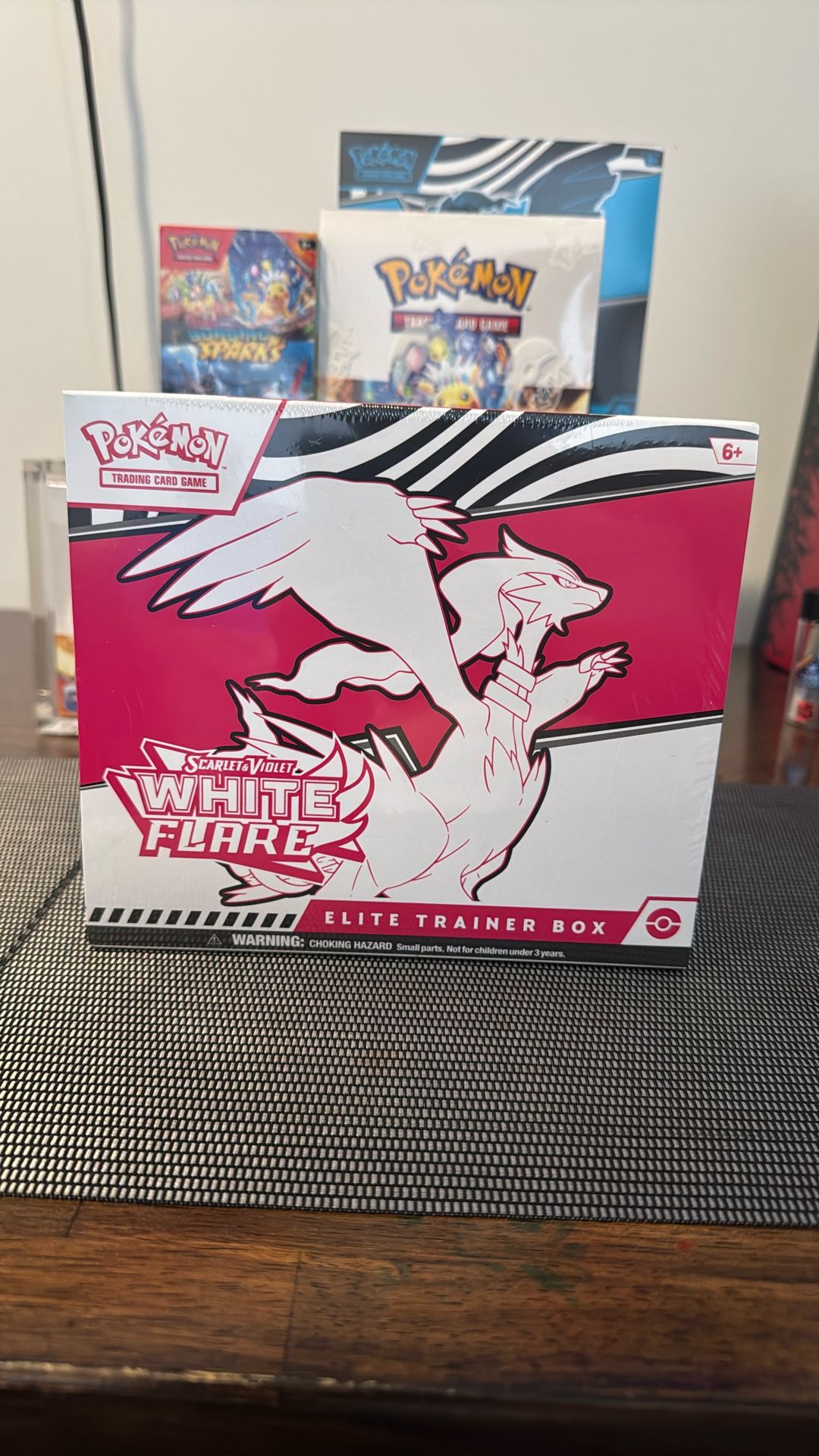 Pokemon Scarlet & Violet White Flare Elite Trainer Box (9 Packs)