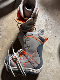 $25 - Burton snow boots