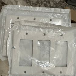 -Leviton 3 gang white decora/rocker pastic 2 packs 