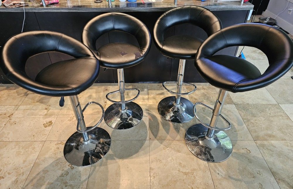 4 Bar Stools Counter Height