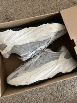 Yeezy 700 V2 Static Size 13.5