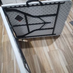 6 Feet Folding Table 