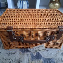 Picnic Basket Set