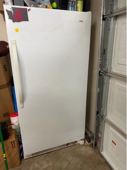 Kenmore All-Refrigerator / Garage Fridge – Clean & Works Great!