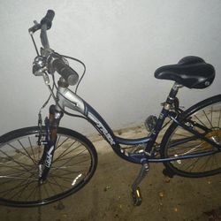 7200 Multitrack Trek Bike For Girls