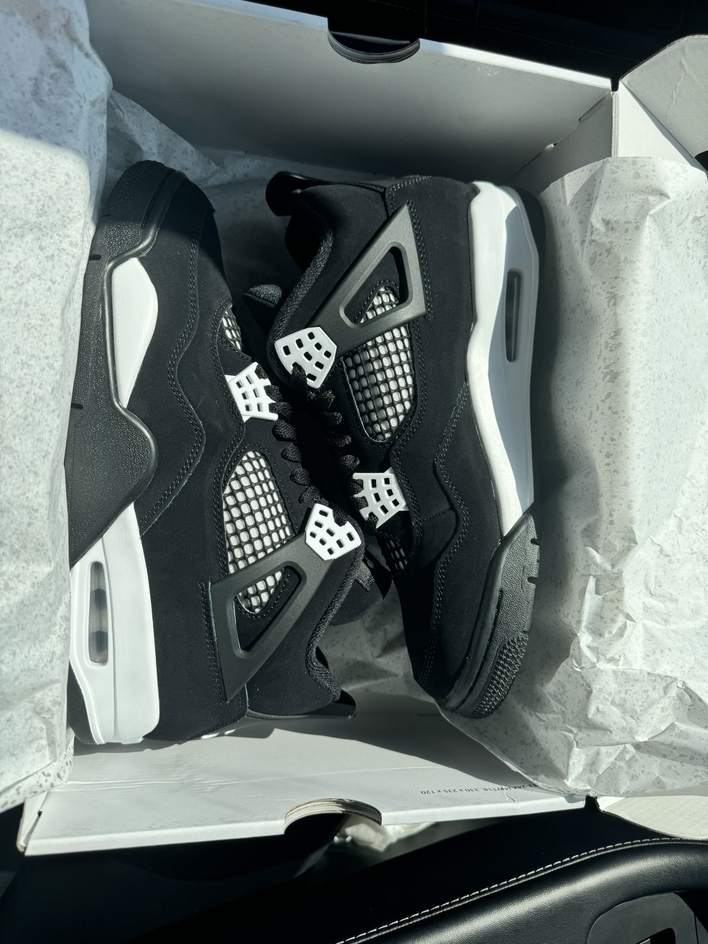 Jordan 4 Retro White Thunder