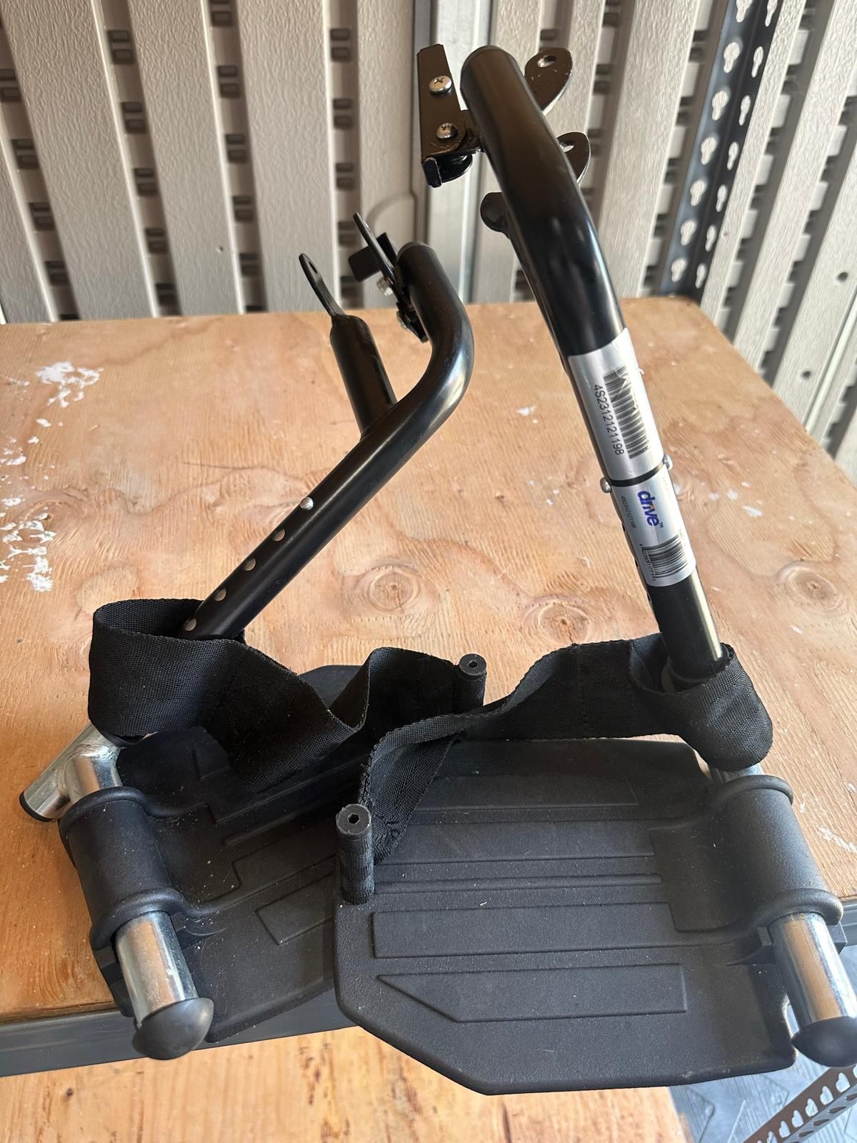 Drive Medical STDSF-TF Swing Away Footrests, Black