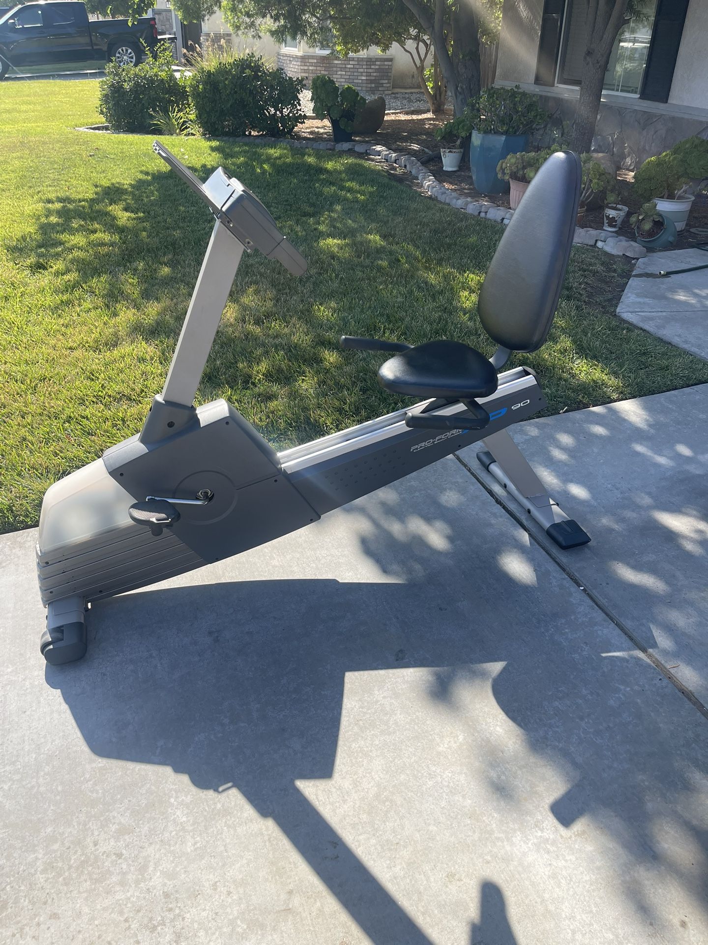 Stationary recumbent bike 
