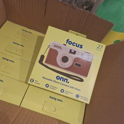 Onn reusable 35mm camera with flash