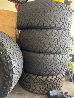 35x12.50x20 venom power terrain x/t (5)