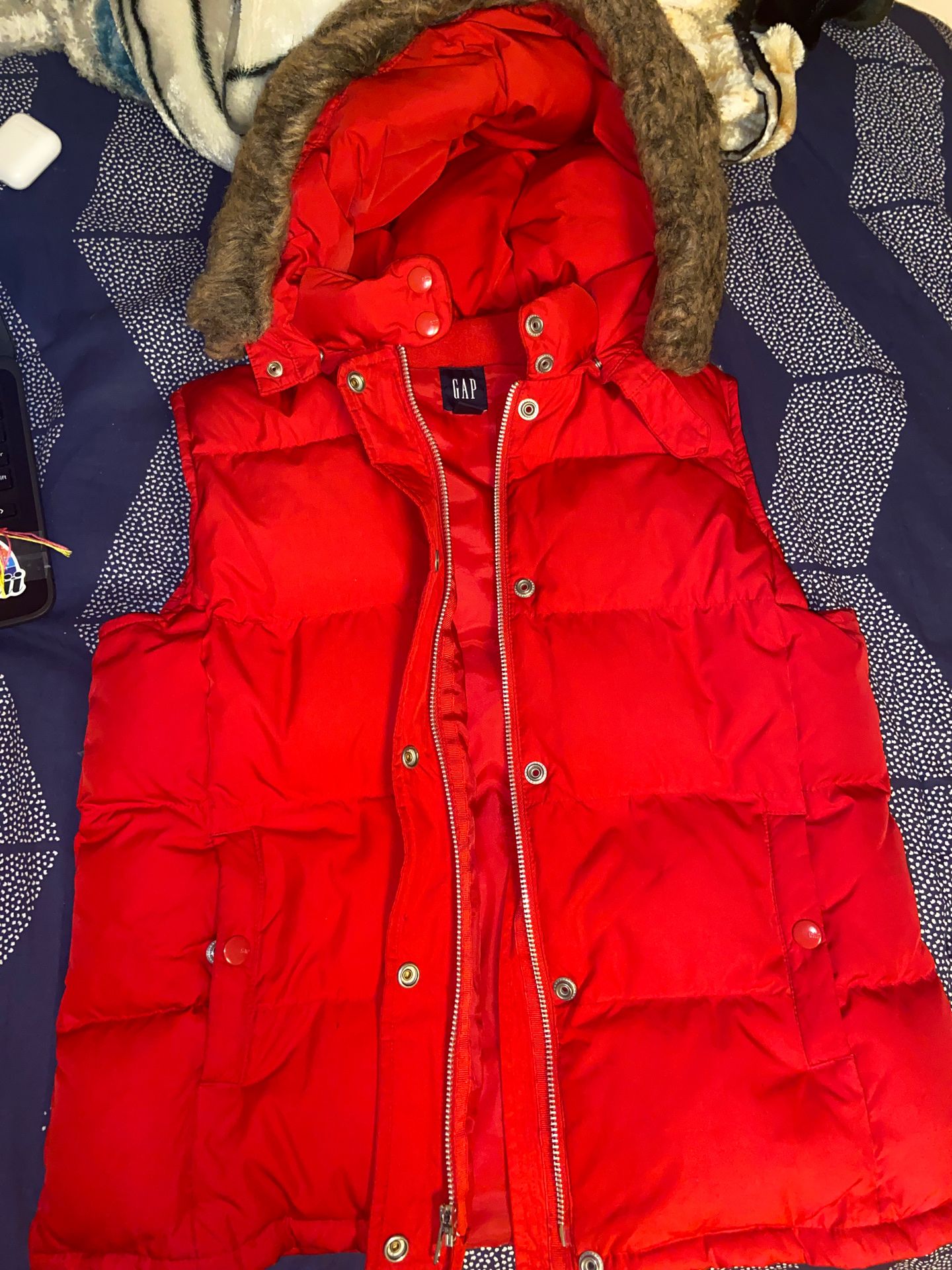 Red sleeve less jacket