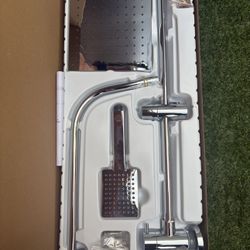 Wall Bar Shower Kit 1-Spray 8 inch Square Rain Shower Head with Hand Shower in Chrome / Regadera