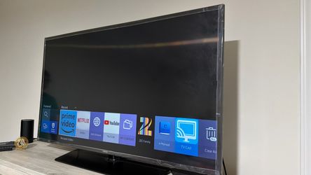Samsung 50” smart  UHD TV
