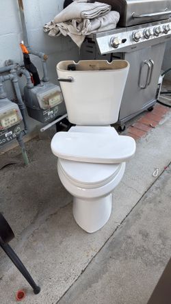 toilet, like new