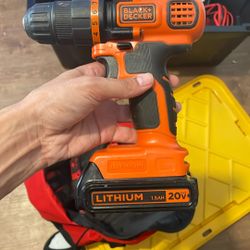 Black And Decker Drill/driver With Battery And Charger 