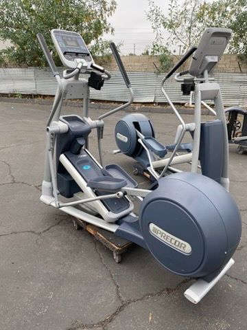 Precor 576 EFX Elliptical ( Delivery Included)