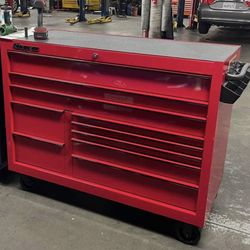 SNAP ON TOOL BOX 
