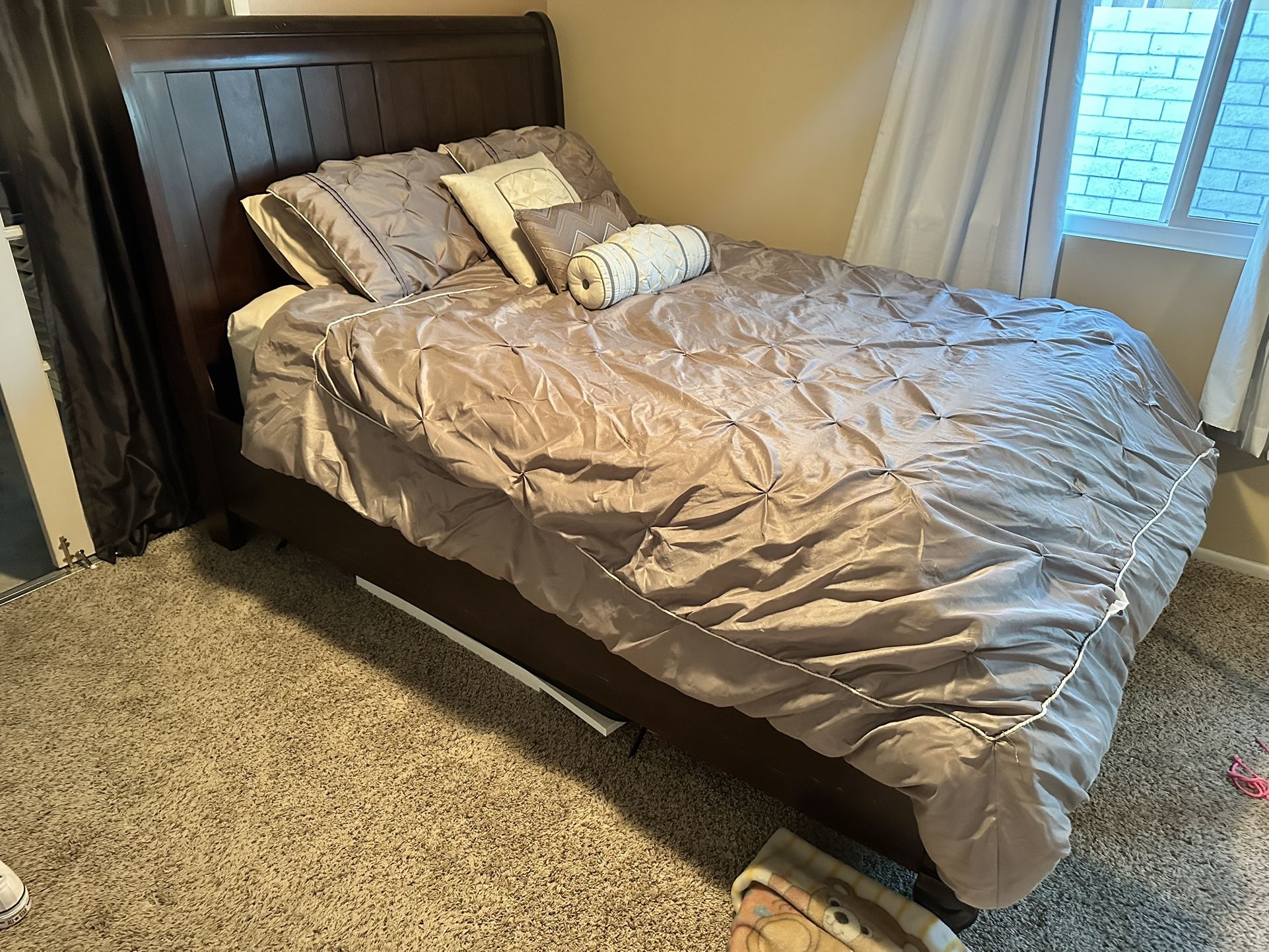 Queen Bed Frame With Drawers