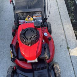 Troy Bilt Self Propelled Honda Engine Black Max Exelent Condition Tested Before Buy It. 200$$