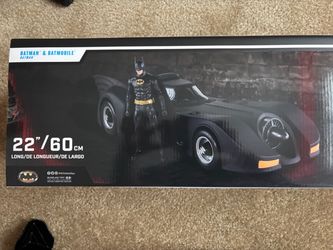 McFarlane Toys Batman & Batmobile 22-Inch Set