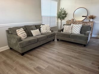 Sofa and loveseat set