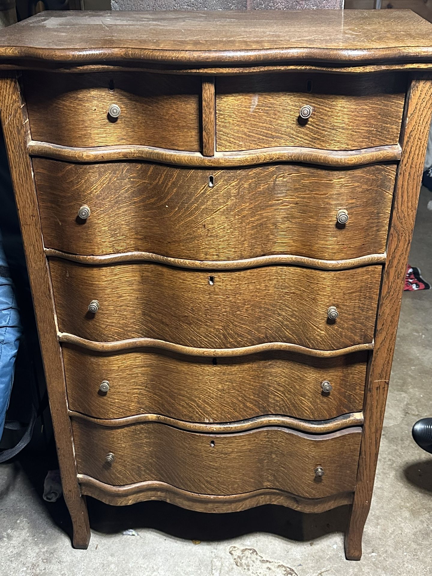 Dresser 